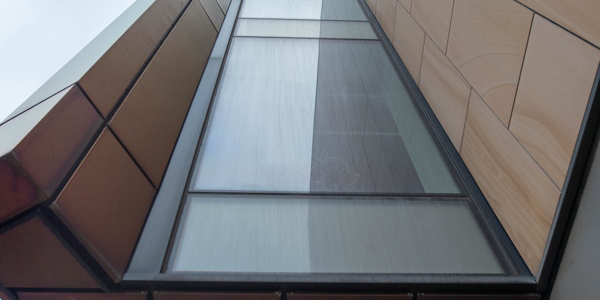 Como as plataformas low-code aceleram a automação industrial