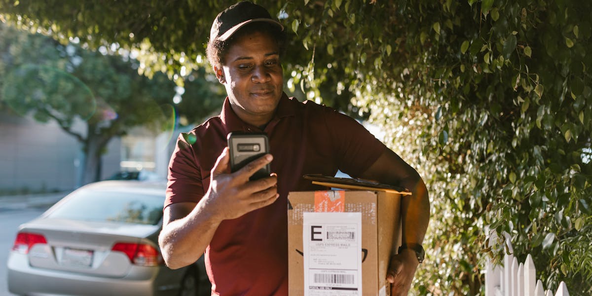 Estratégias de logística inteligente na indústria